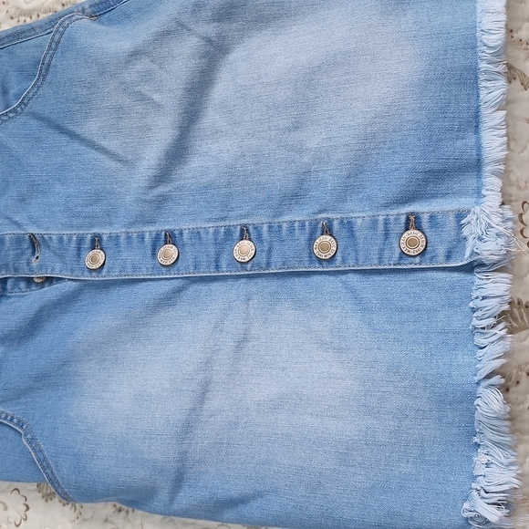 Wax Jeans Jumpsuit. Size medium and it is new without Tag. Basic Denim wax Jeans - Picture 3 of 7